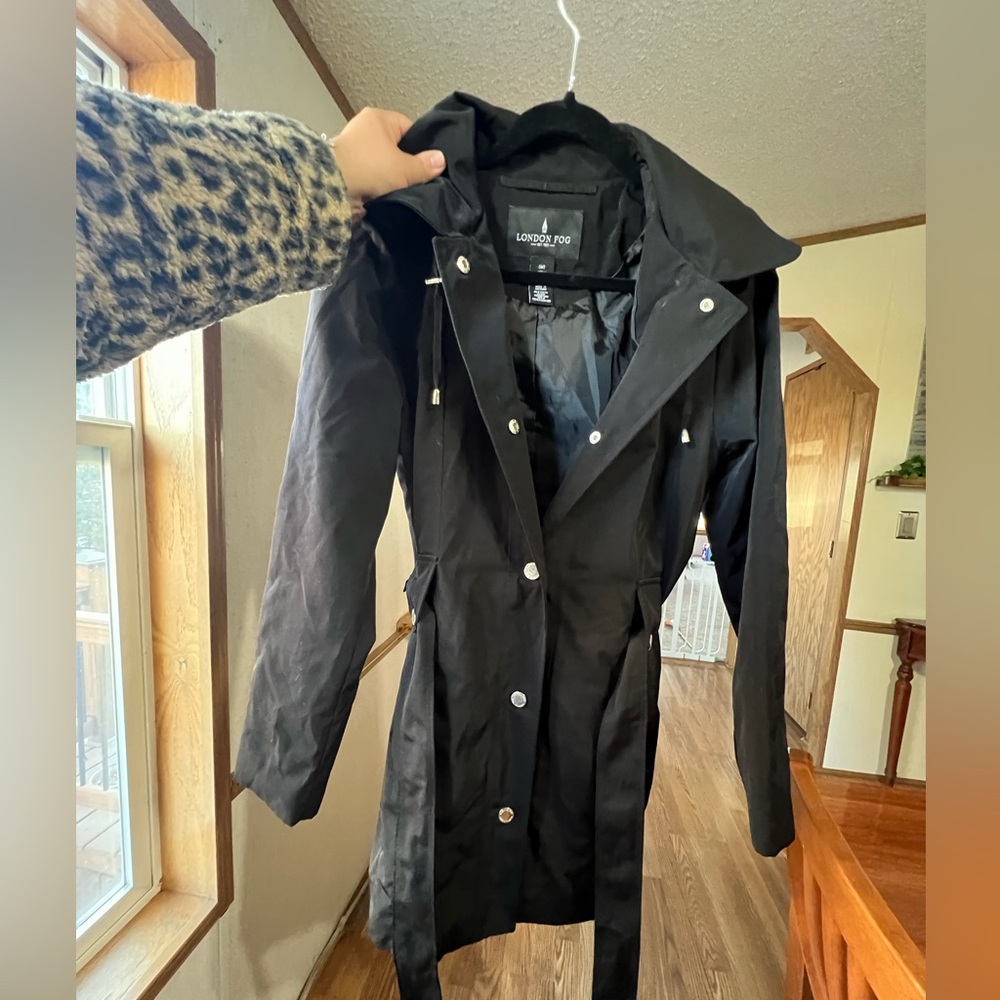 LONDON FOG Black Double Lapel Belted Trench Coat Medium.